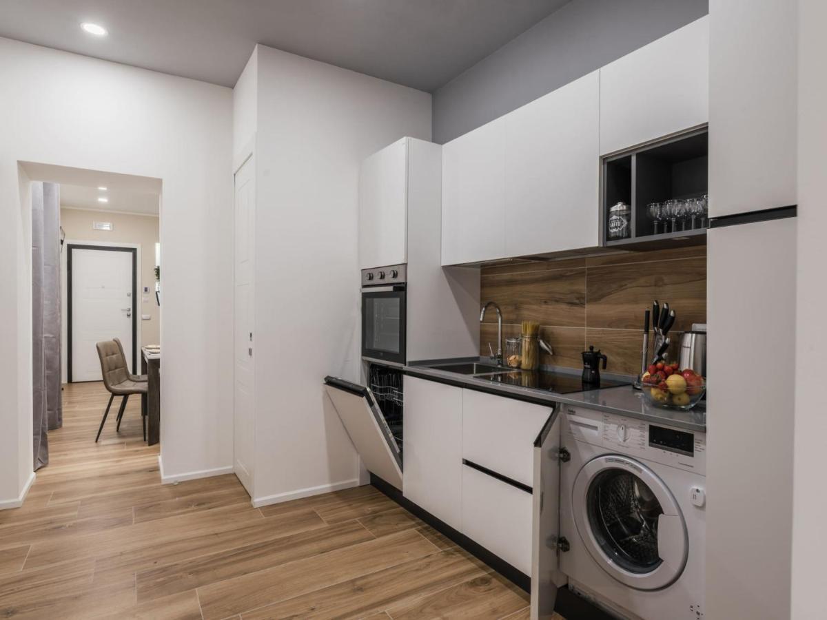 The Best Rent - Modern Three-Bedroom Apartment A Few Steps From The Colosseum Exteriér fotografie