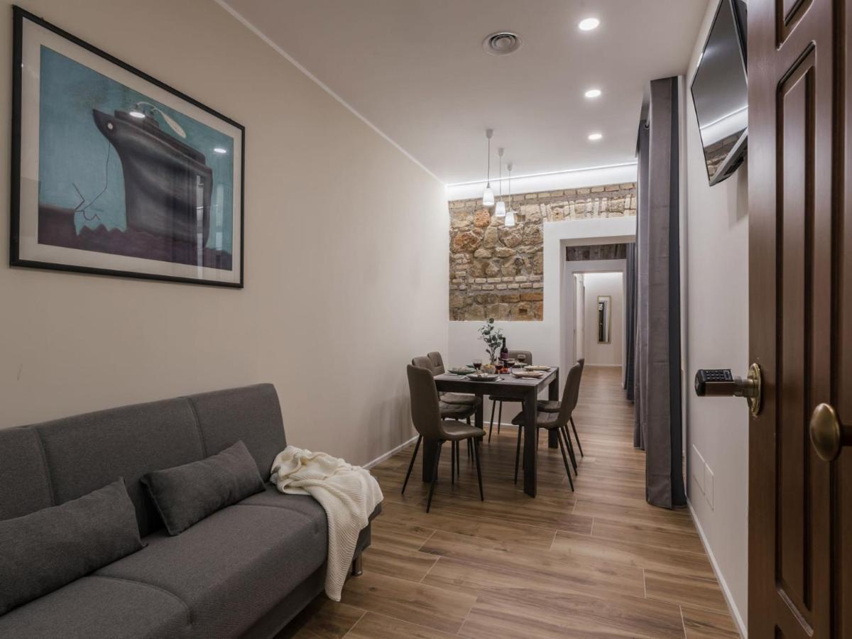 The Best Rent - Modern Three-Bedroom Apartment A Few Steps From The Colosseum Exteriér fotografie
